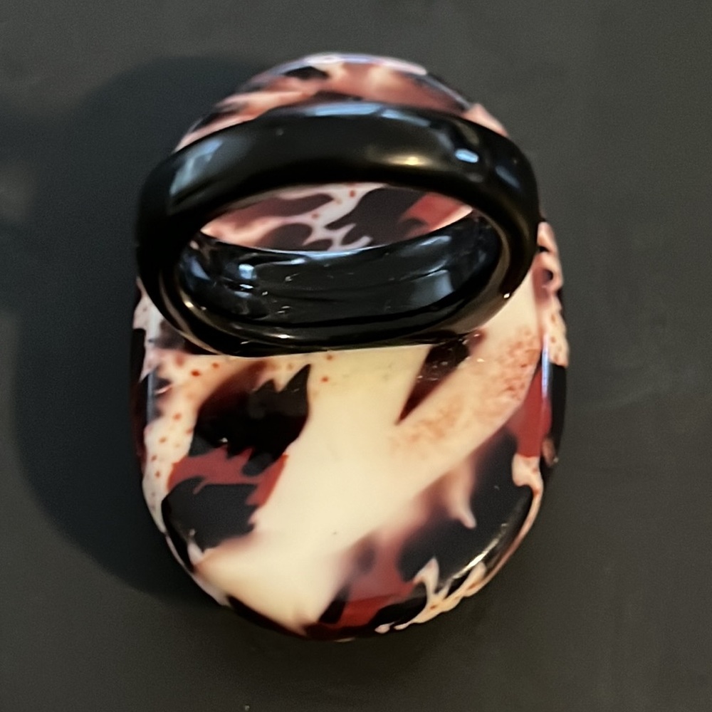 Lucite ring - Picture 6 of 6